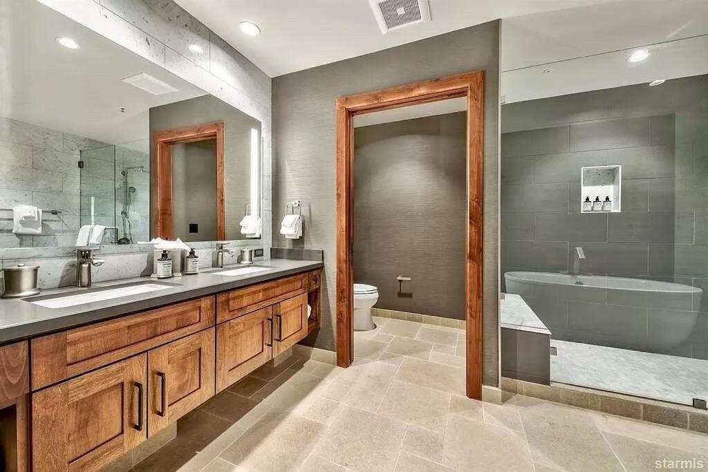 Ultimate Luxury With Extras Galore Across From Heavenly Village & Gondola - Zalanta Appartement *